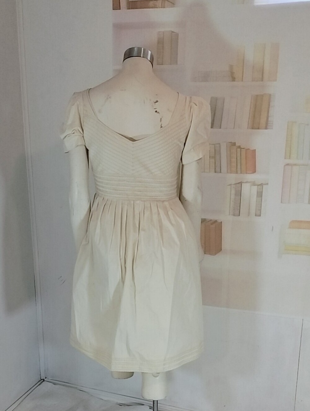 ANTONIO MELANI Cream V-Neck Pleated Empire Midi Dress - Picture 2 of 5